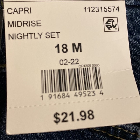 Lee Regular Fit Capri Mid Rise Jeans - Picture 9 of 9